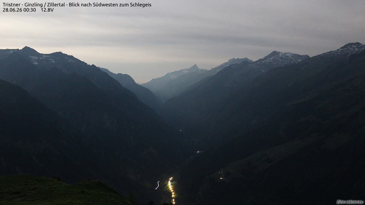 Archived image Webcam Tristner/ Zillertal - View to Grinberg