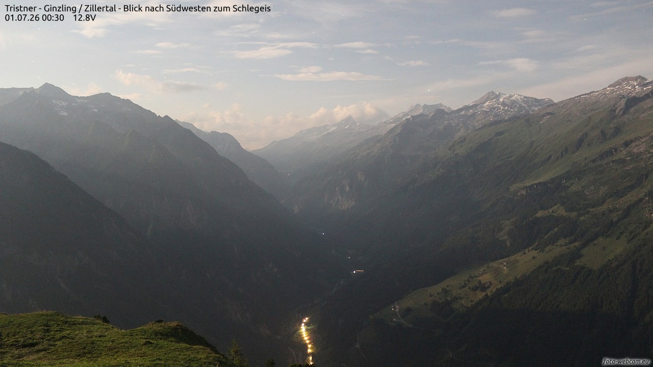 Archived image Webcam Tristner/ Zillertal - View to Grinberg