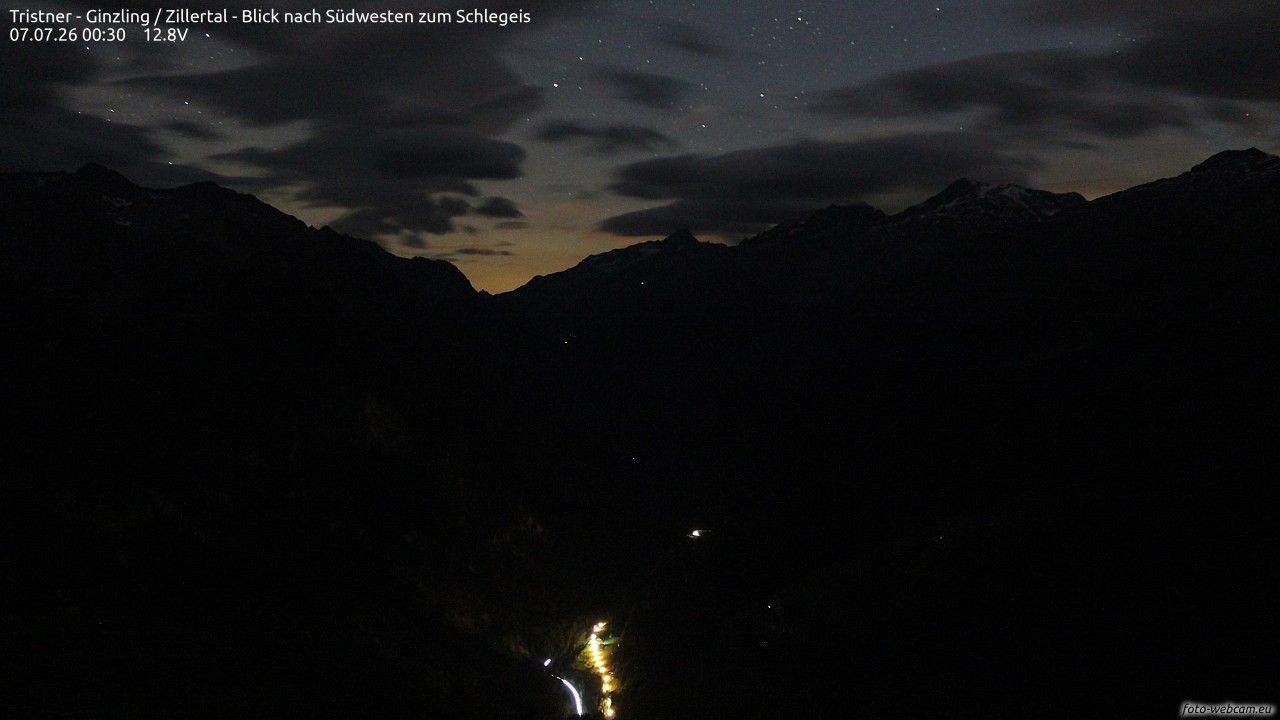 Archived image Webcam Tristner/ Zillertal - View to Grinberg