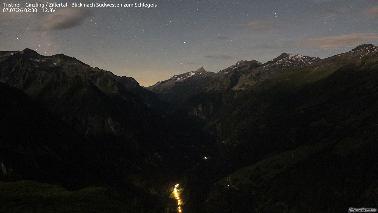 Archived image Webcam Tristner/ Zillertal - View to Grinberg