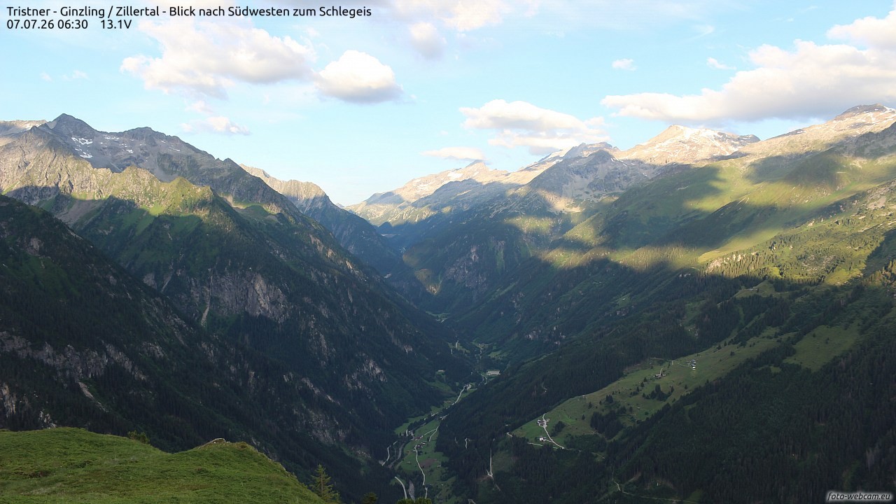 Archived image Webcam Tristner/ Zillertal - View to Grinberg