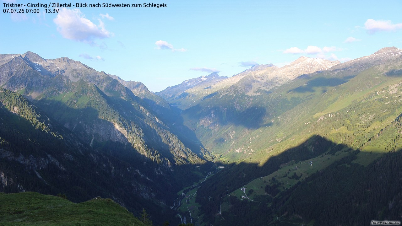 Archived image Webcam Tristner/ Zillertal - View to Grinberg