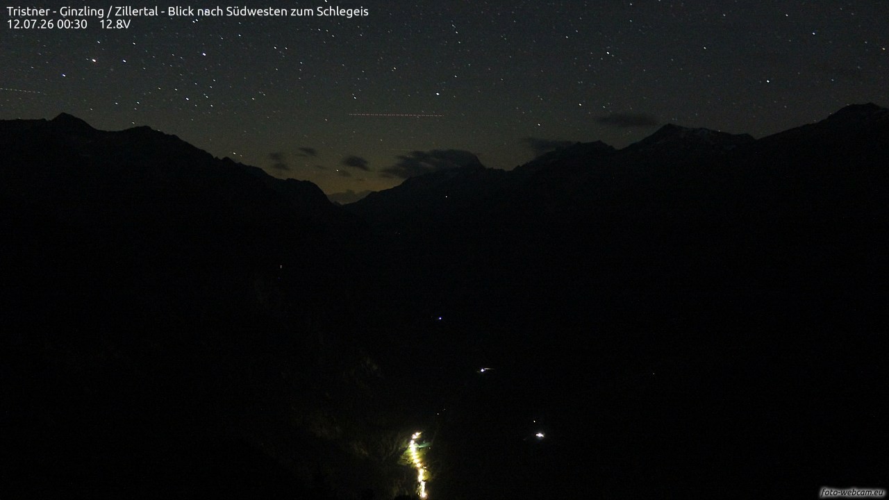 Archived image Webcam Tristner/ Zillertal - View to Grinberg