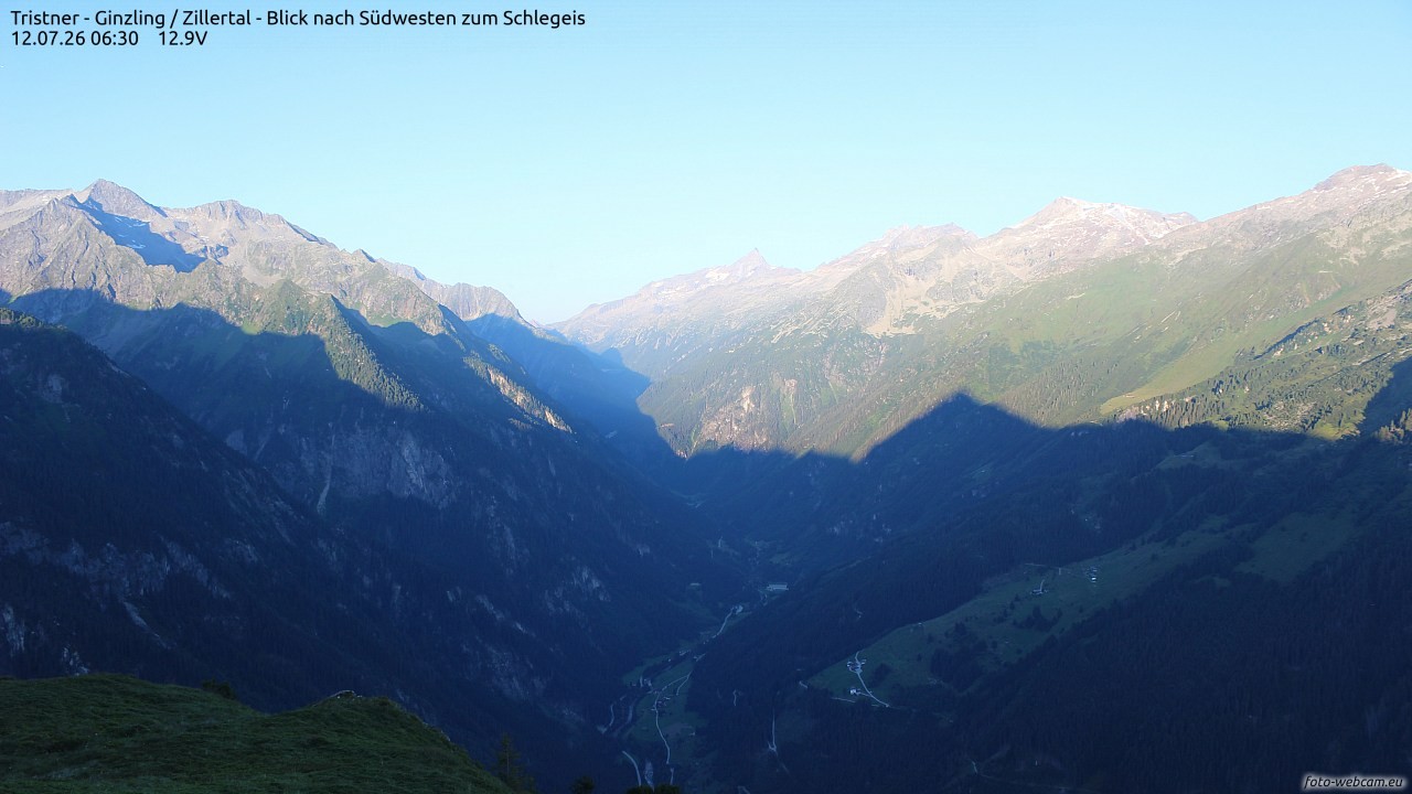 Archived image Webcam Tristner/ Zillertal - View to Grinberg
