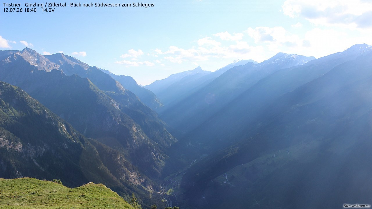 Archived image Webcam Tristner/ Zillertal - View to Grinberg