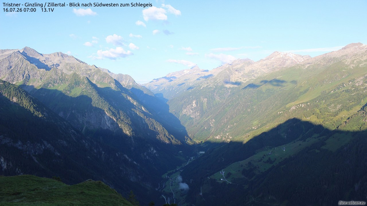 Archived image Webcam Tristner/ Zillertal - View to Grinberg