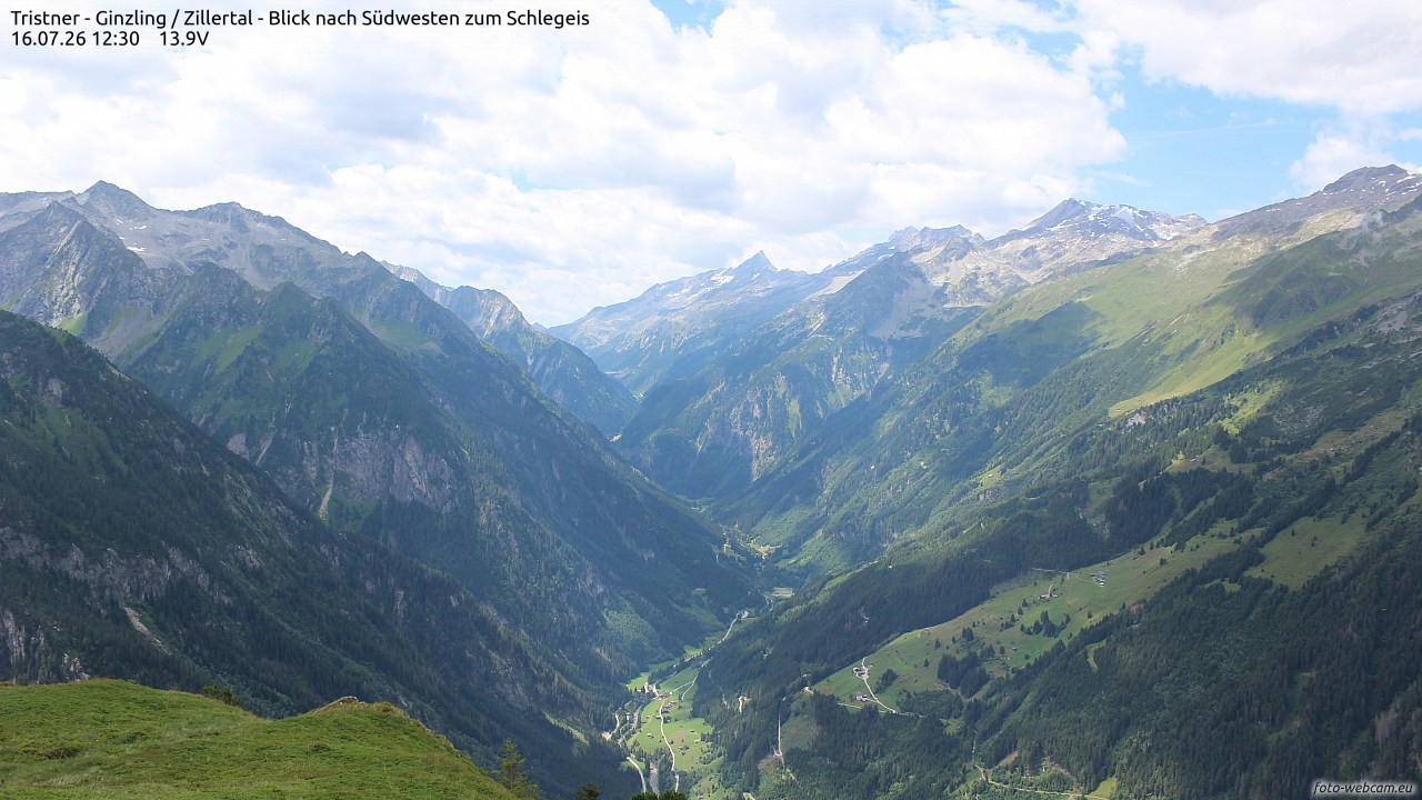 Archived image Webcam Tristner/ Zillertal - View to Grinberg