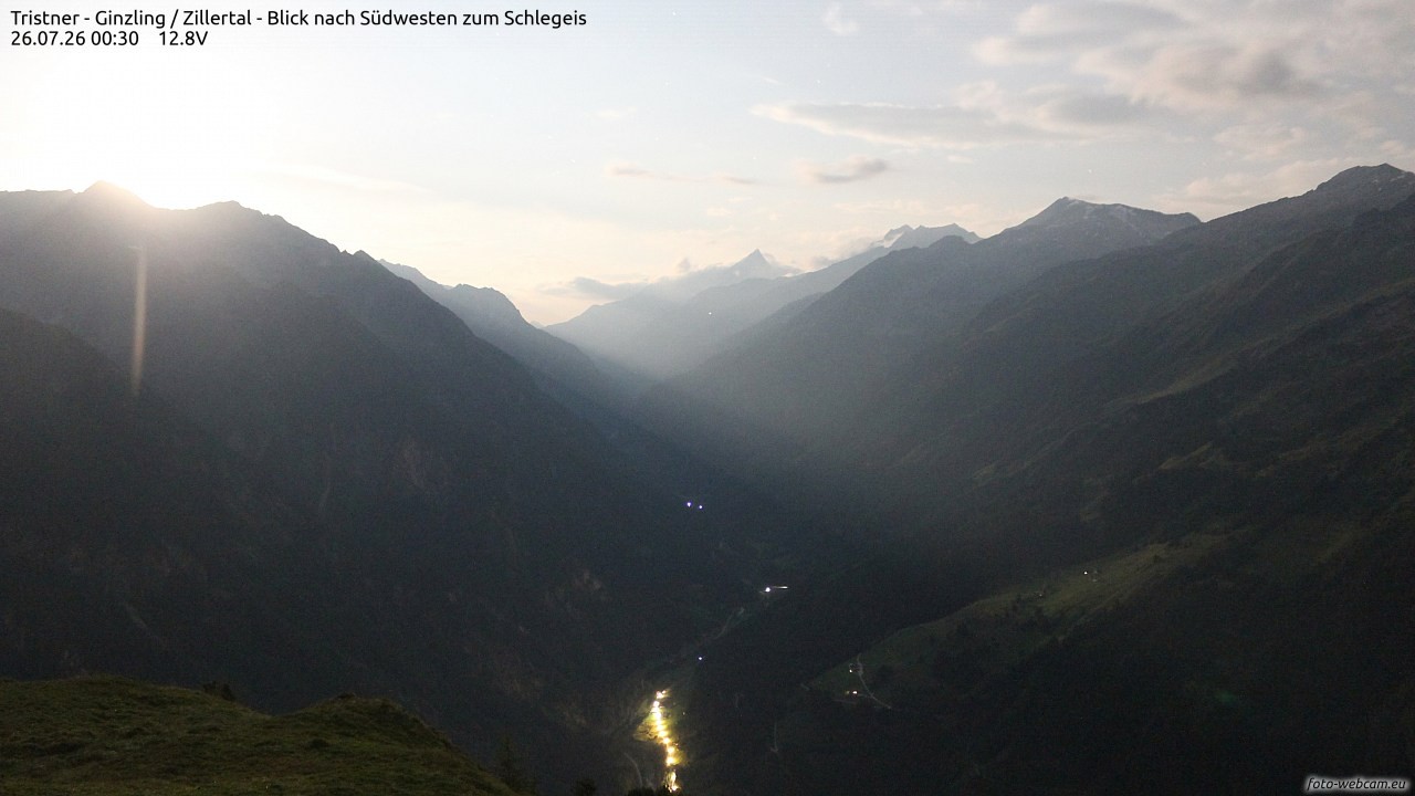 Archived image Webcam Tristner/ Zillertal - View to Grinberg