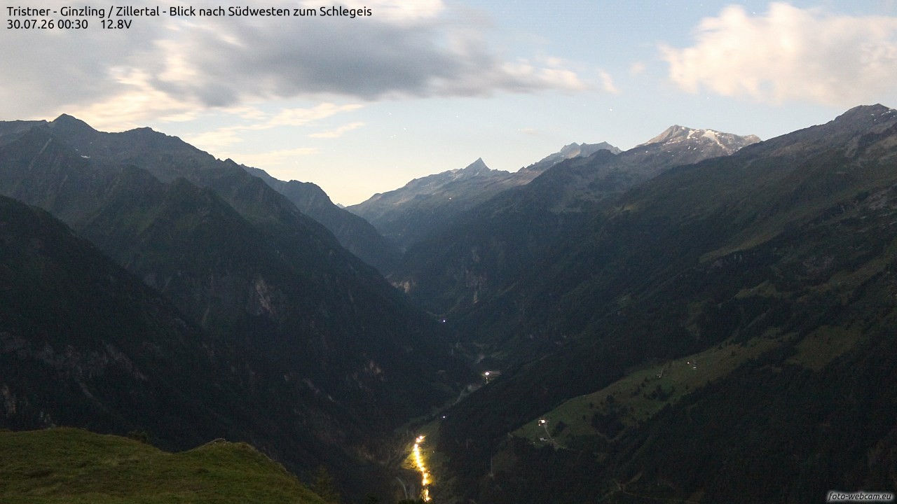 Archived image Webcam Tristner/ Zillertal - View to Grinberg