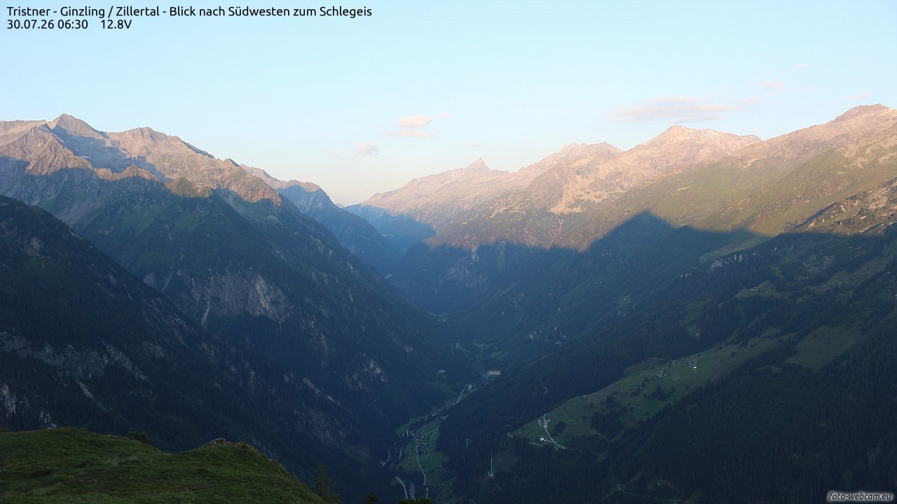 Archived image Webcam Tristner/ Zillertal - View to Grinberg