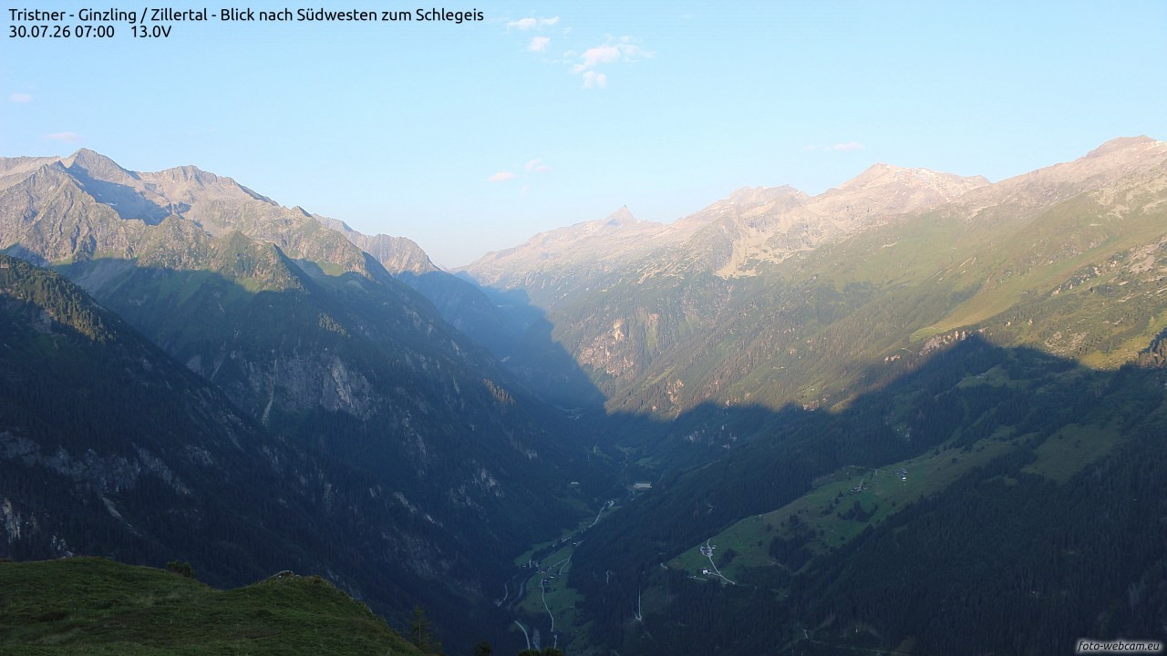 Archived image Webcam Tristner/ Zillertal - View to Grinberg