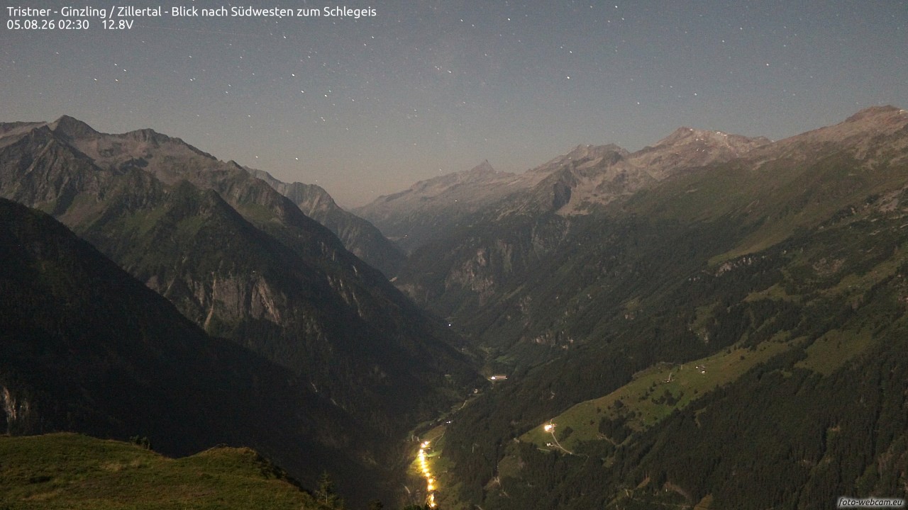 Archived image Webcam Tristner/ Zillertal - View to Grinberg