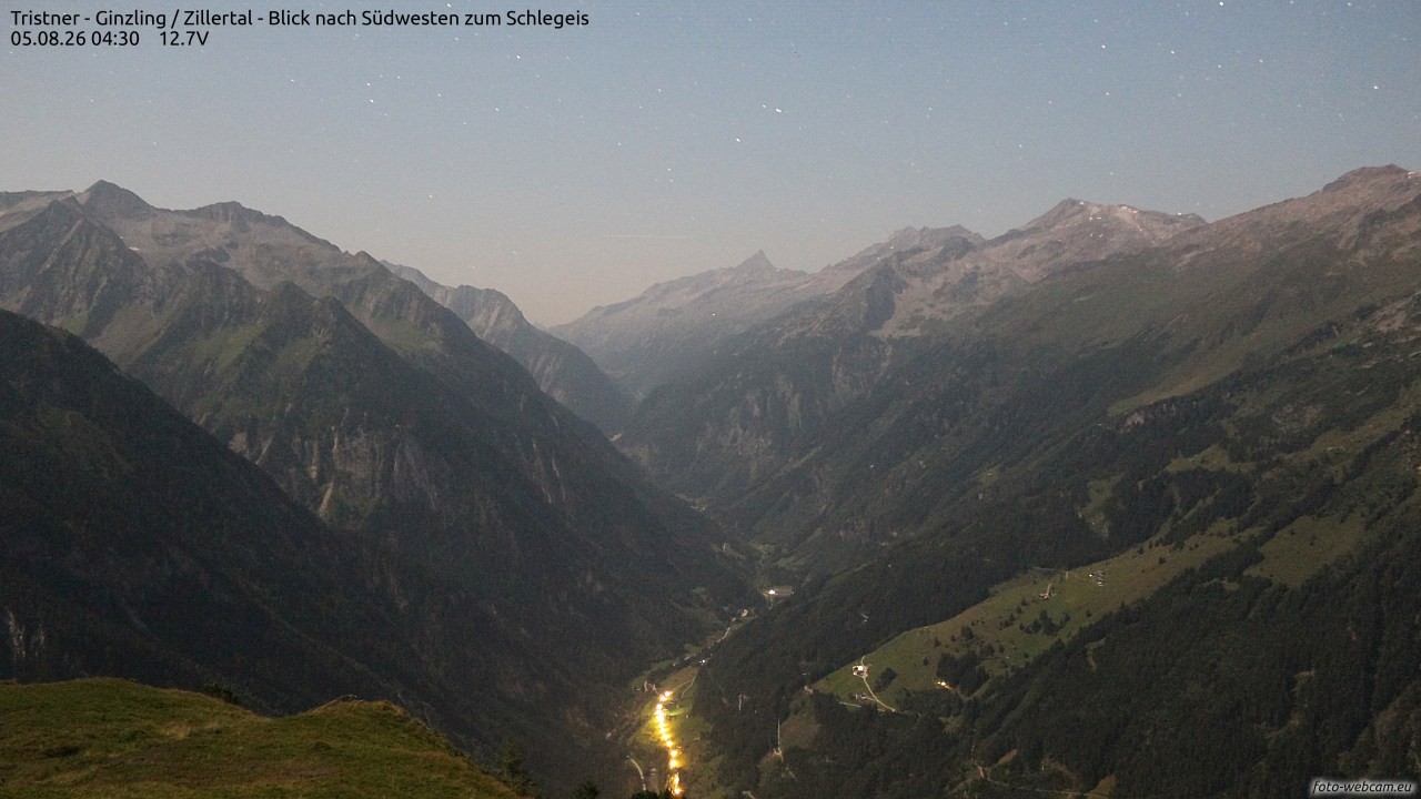 Archived image Webcam Tristner/ Zillertal - View to Grinberg