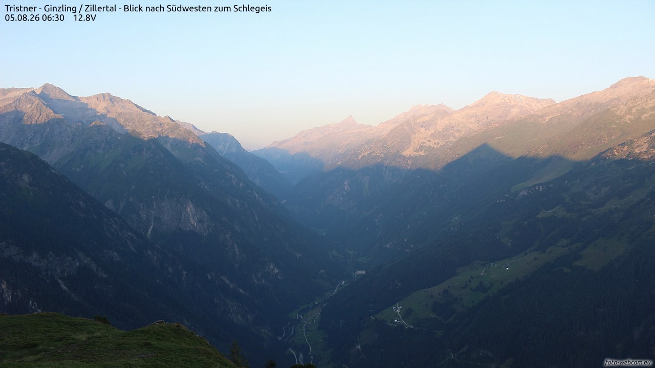 Archived image Webcam Tristner/ Zillertal - View to Grinberg