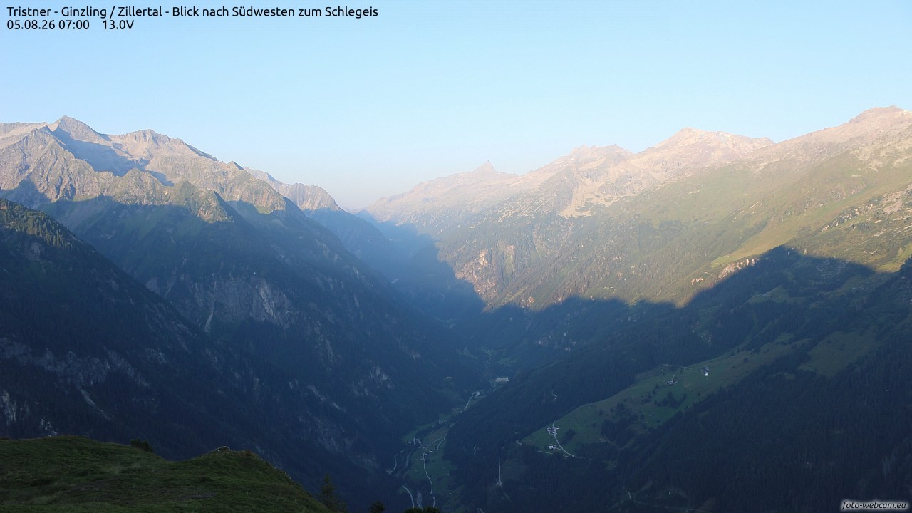 Archived image Webcam Tristner/ Zillertal - View to Grinberg