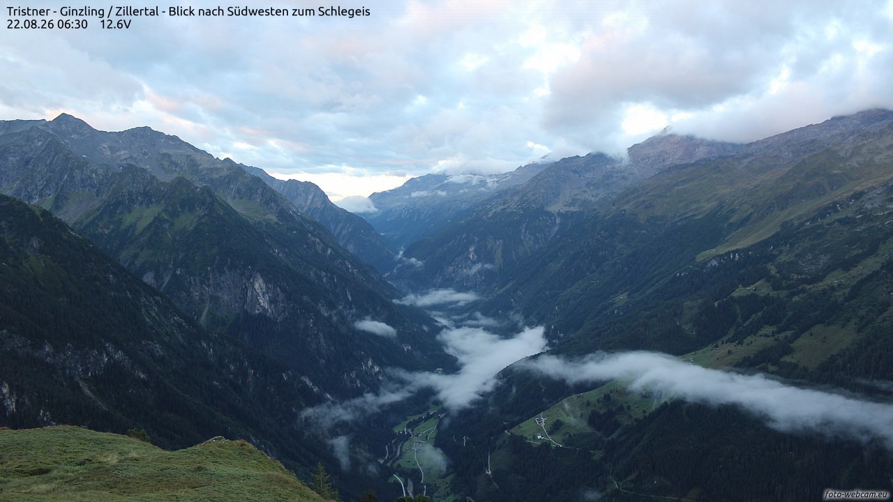 Archived image Webcam Tristner/ Zillertal - View to Grinberg