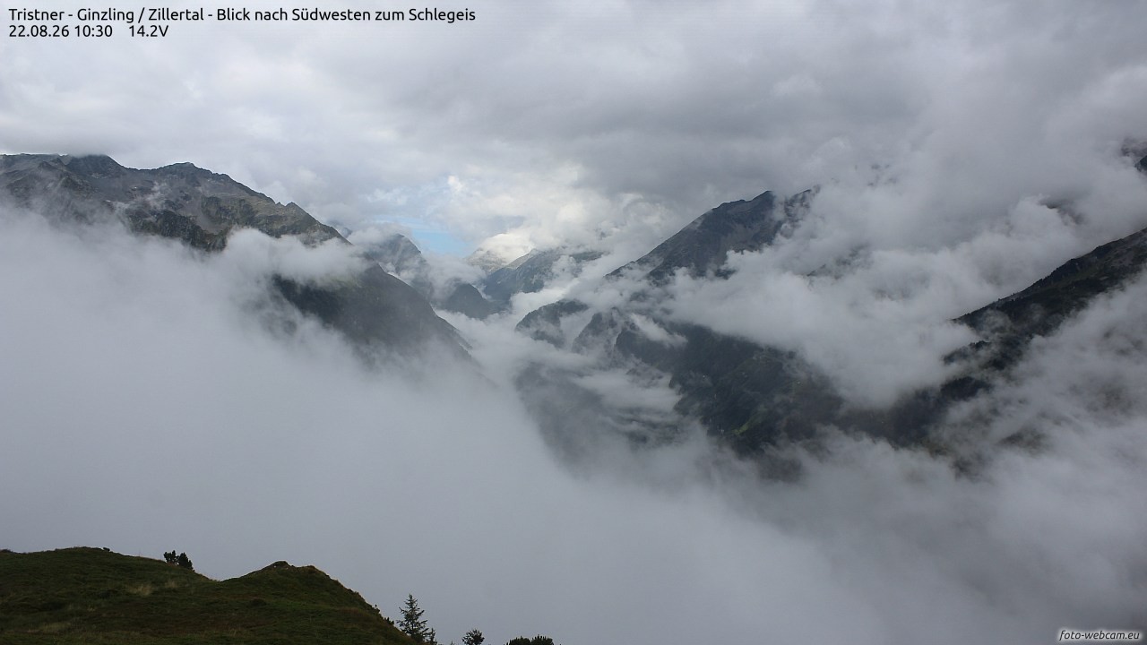 Archived image Webcam Tristner/ Zillertal - View to Grinberg