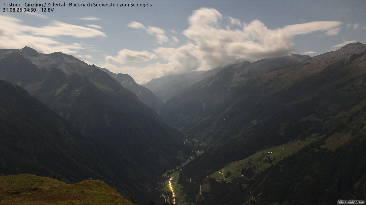 Archived image Webcam Tristner/ Zillertal - View to Grinberg