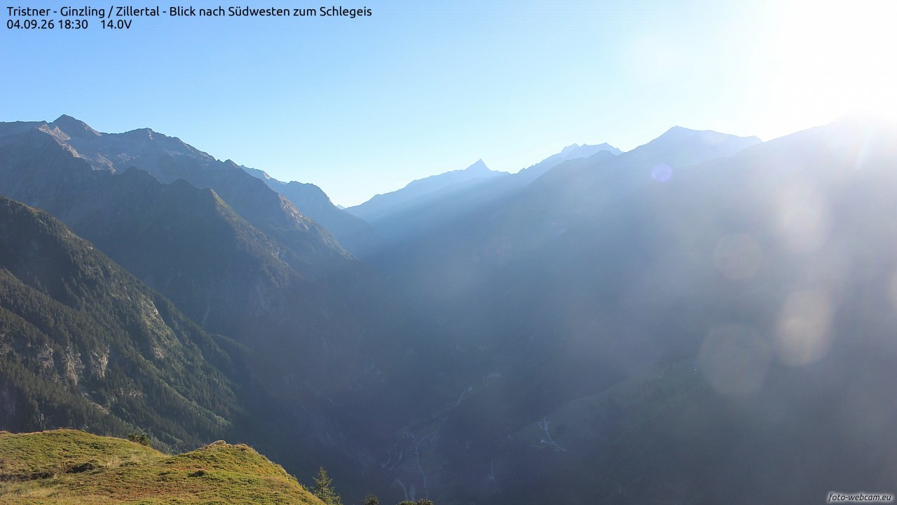 Archived image Webcam Tristner/ Zillertal - View to Grinberg