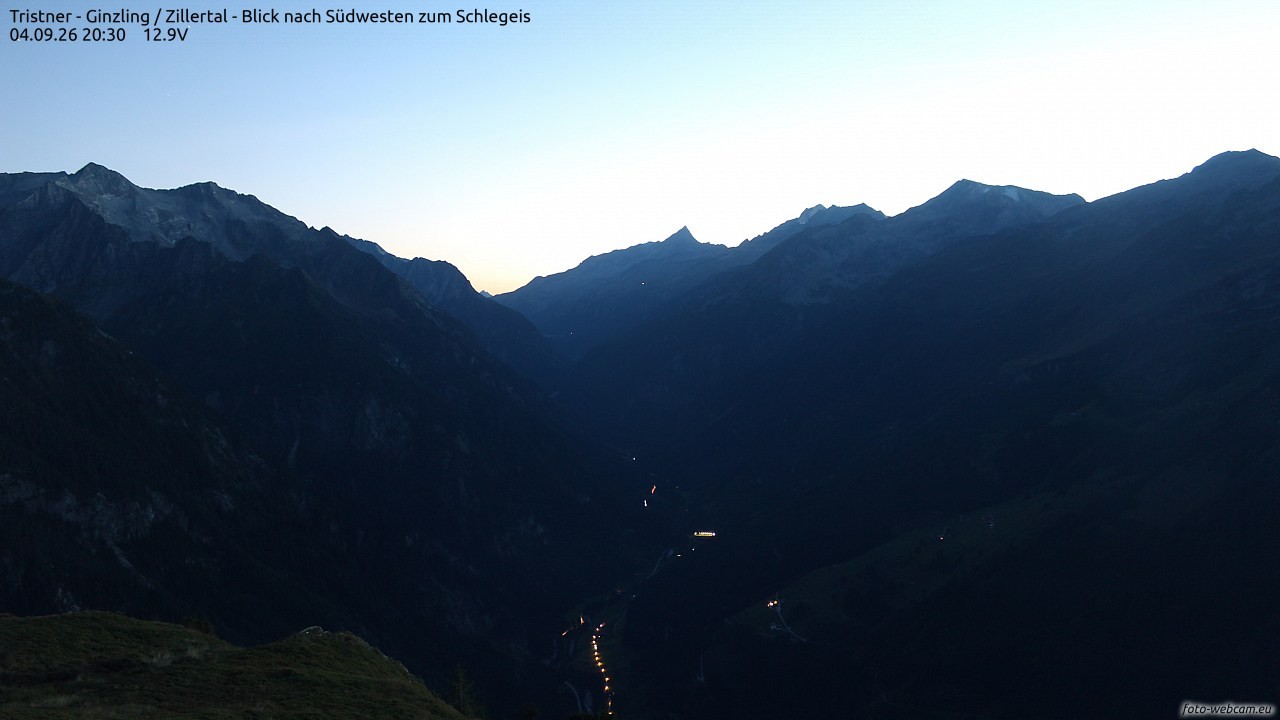 Archived image Webcam Tristner/ Zillertal - View to Grinberg