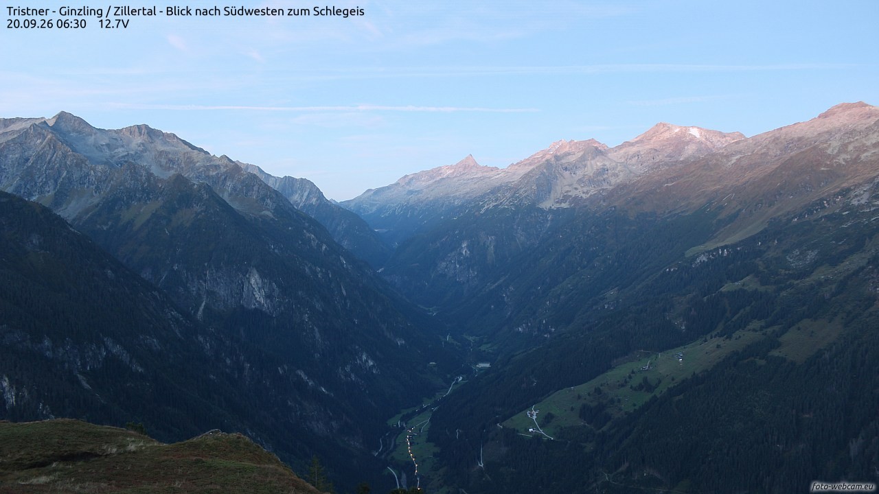Archived image Webcam Tristner/ Zillertal - View to Grinberg