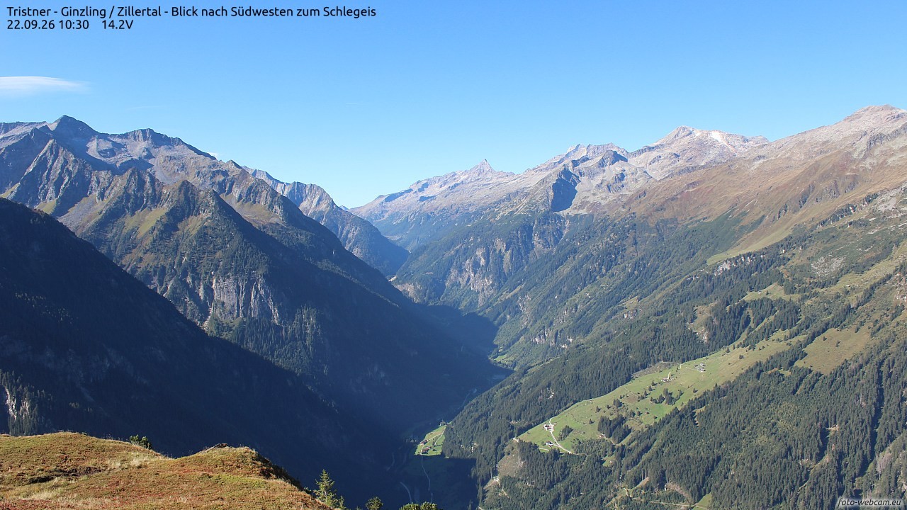 Archived image Webcam Tristner/ Zillertal - View to Grinberg
