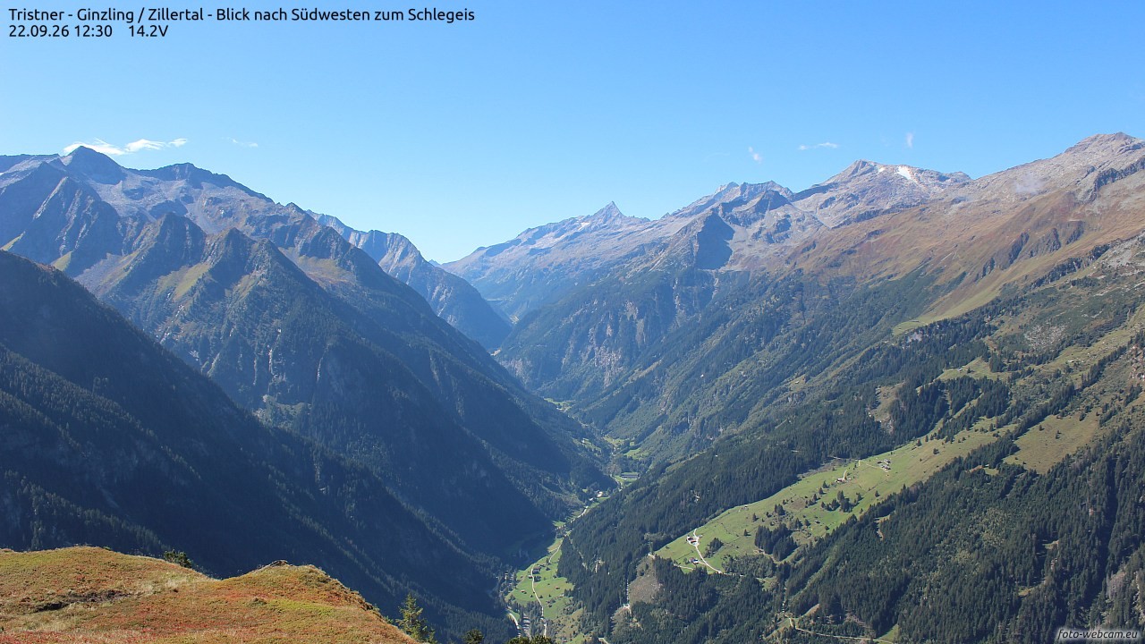 Archived image Webcam Tristner/ Zillertal - View to Grinberg