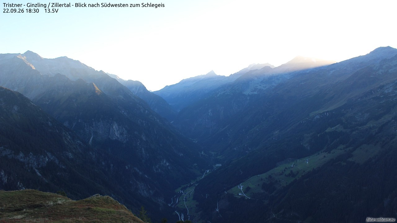 Archived image Webcam Tristner/ Zillertal - View to Grinberg