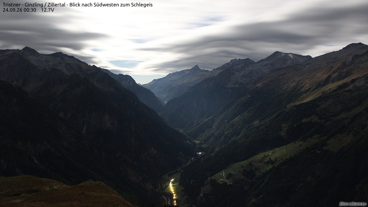 Archived image Webcam Tristner/ Zillertal - View to Grinberg