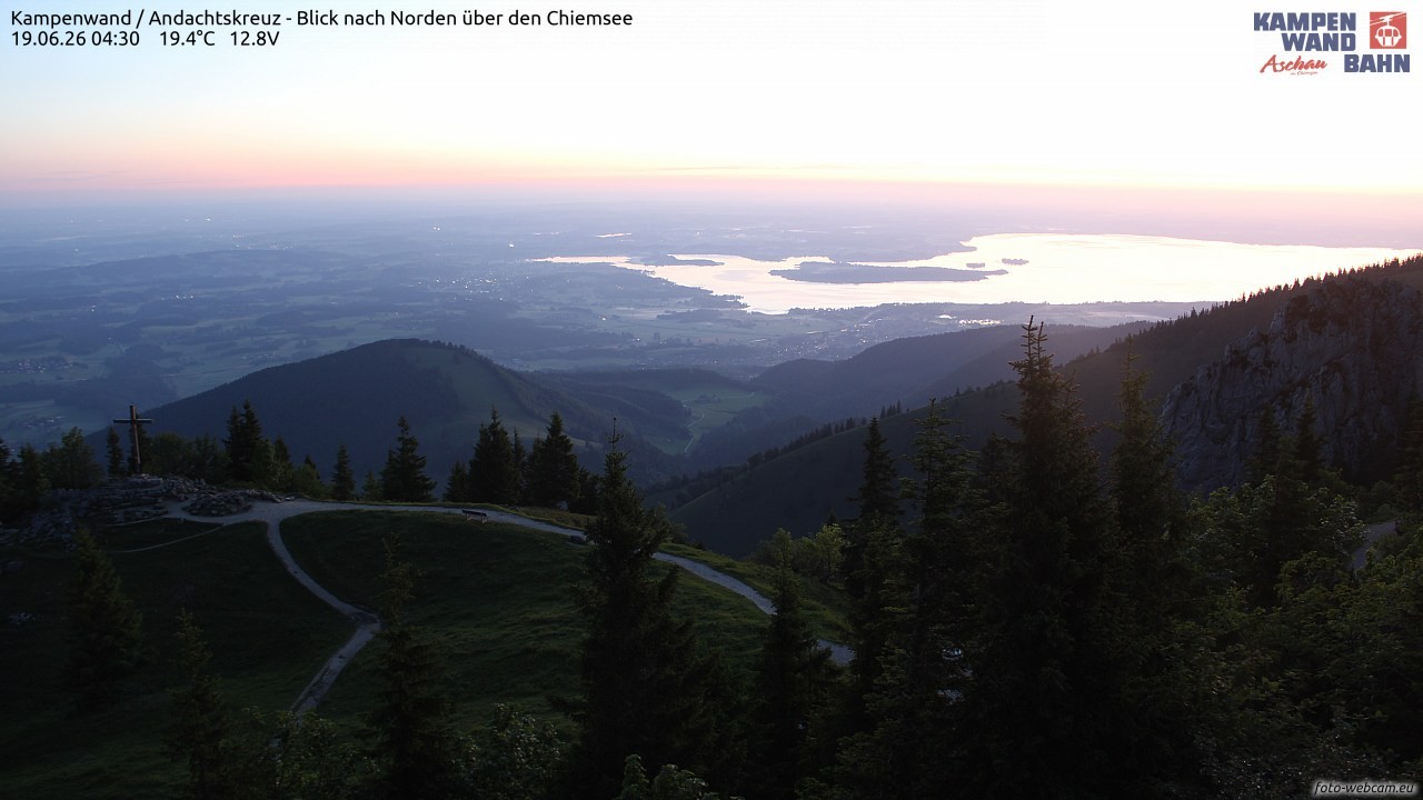 Archiv Foto Webcam Kampenwand - Blick nach Norden über den Chiemsee