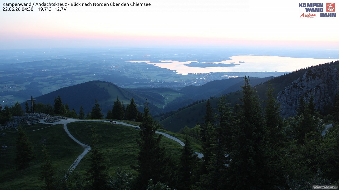 Archiv Foto Webcam Kampenwand - Blick nach Norden über den Chiemsee