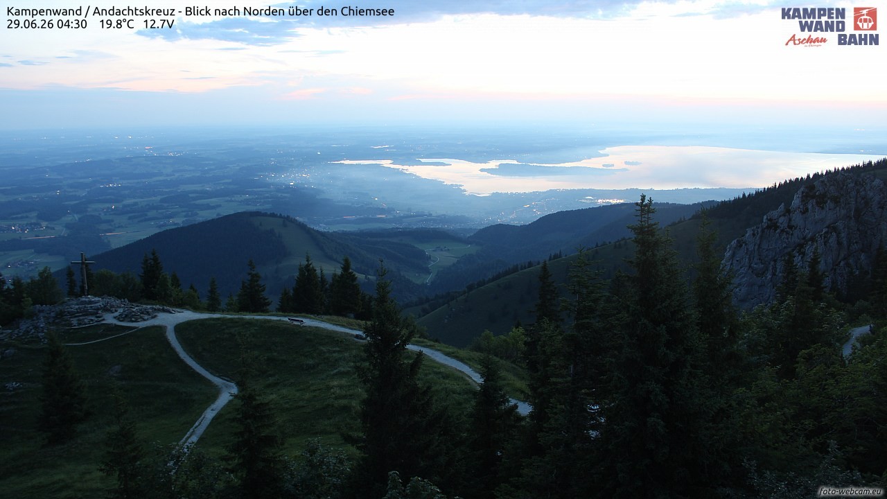 Archiv Foto Webcam Kampenwand - Blick nach Norden über den Chiemsee