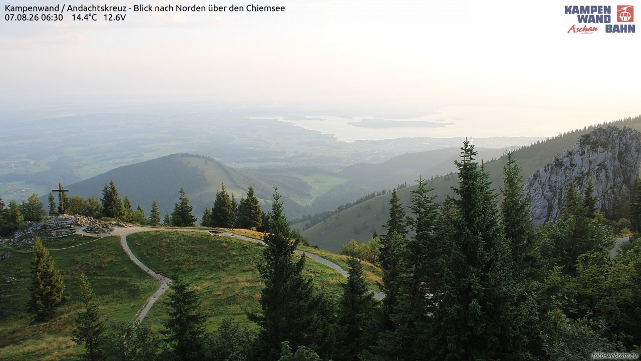 Archiv Foto Webcam Kampenwand - Blick nach Norden über den Chiemsee