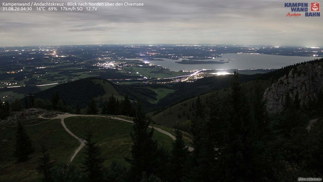 Archiv Foto Webcam Kampenwand - Blick nach Norden über den Chiemsee