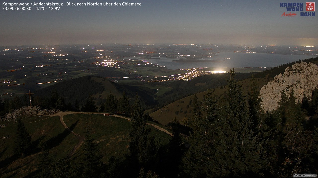 Archiv Foto Webcam Kampenwand - Blick nach Norden über den Chiemsee
