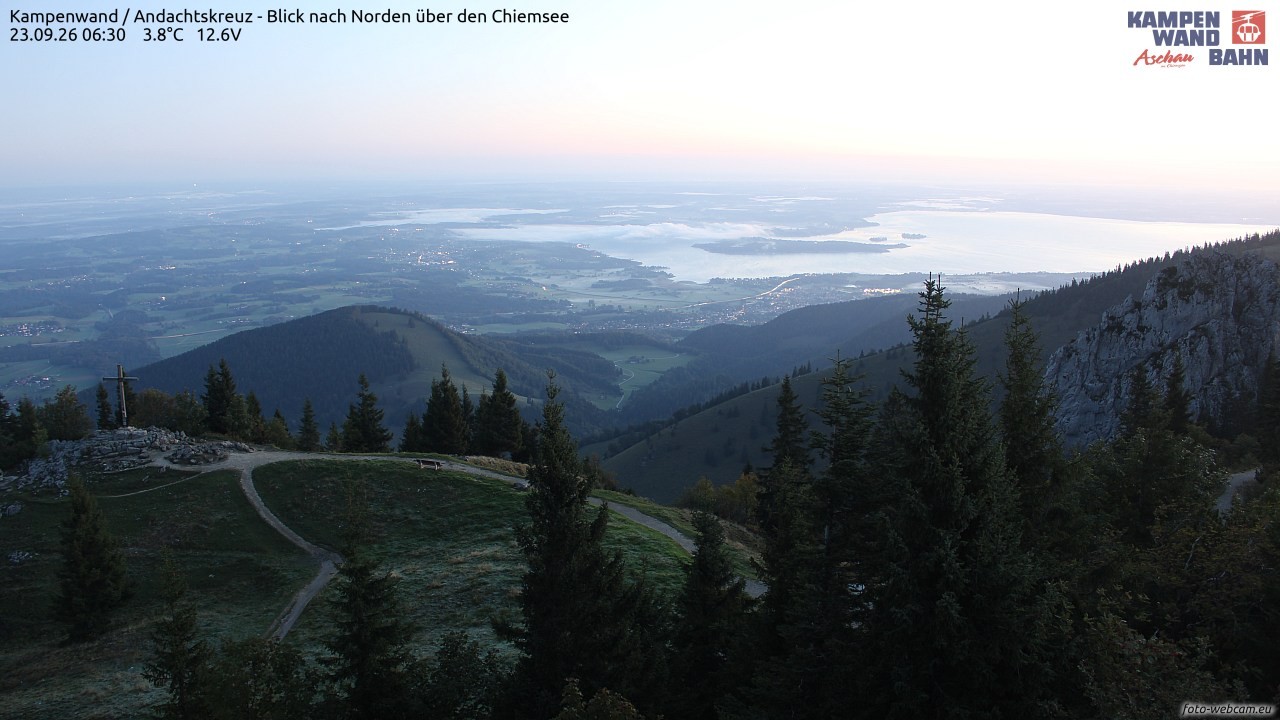 Archiv Foto Webcam Kampenwand - Blick nach Norden über den Chiemsee
