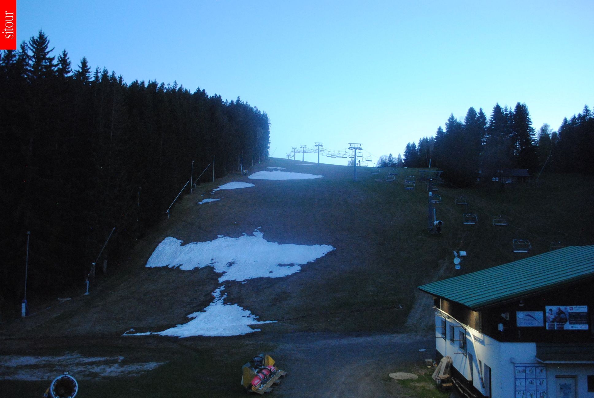 Archived image Webcam Vítkovice - Chair lift Prezidentský expres