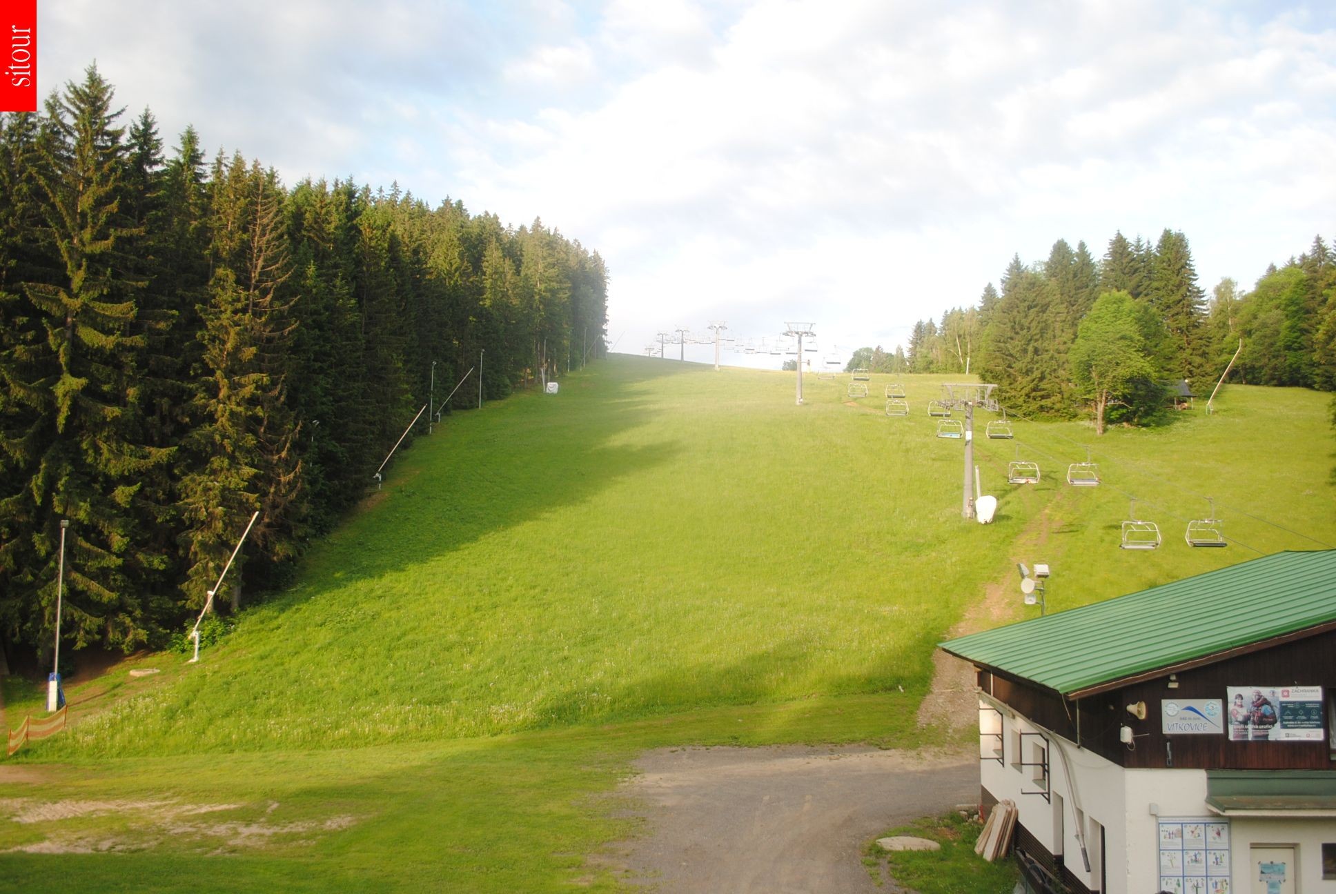 Archived image Webcam Vítkovice - Chair lift Prezidentský expres