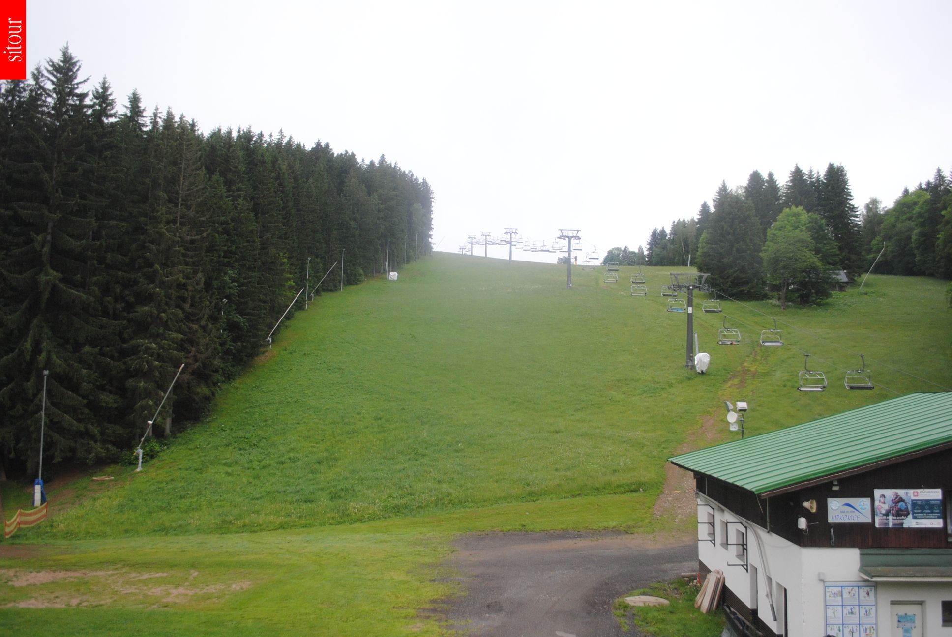Archived image Webcam Vítkovice - Chair lift Prezidentský expres
