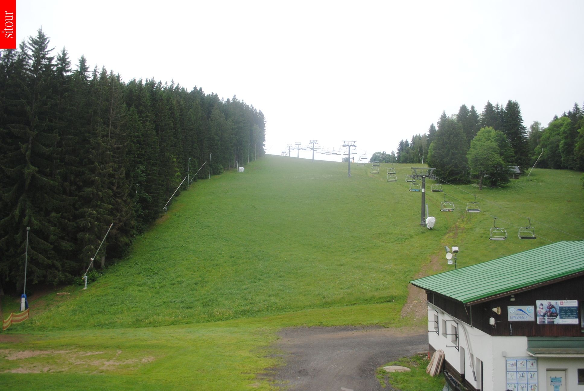 Archived image Webcam Vítkovice - Chair lift Prezidentský expres