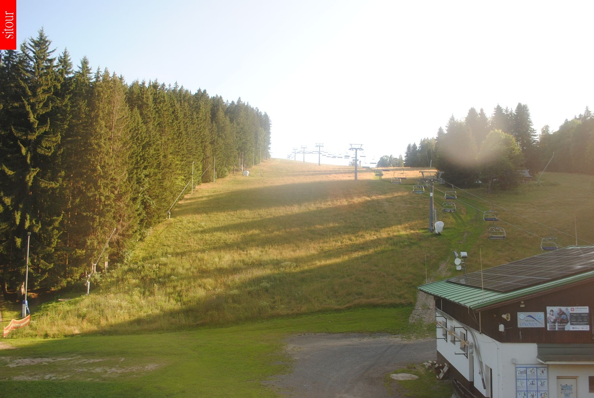 Archived image Webcam Vítkovice - Chair lift Prezidentský expres