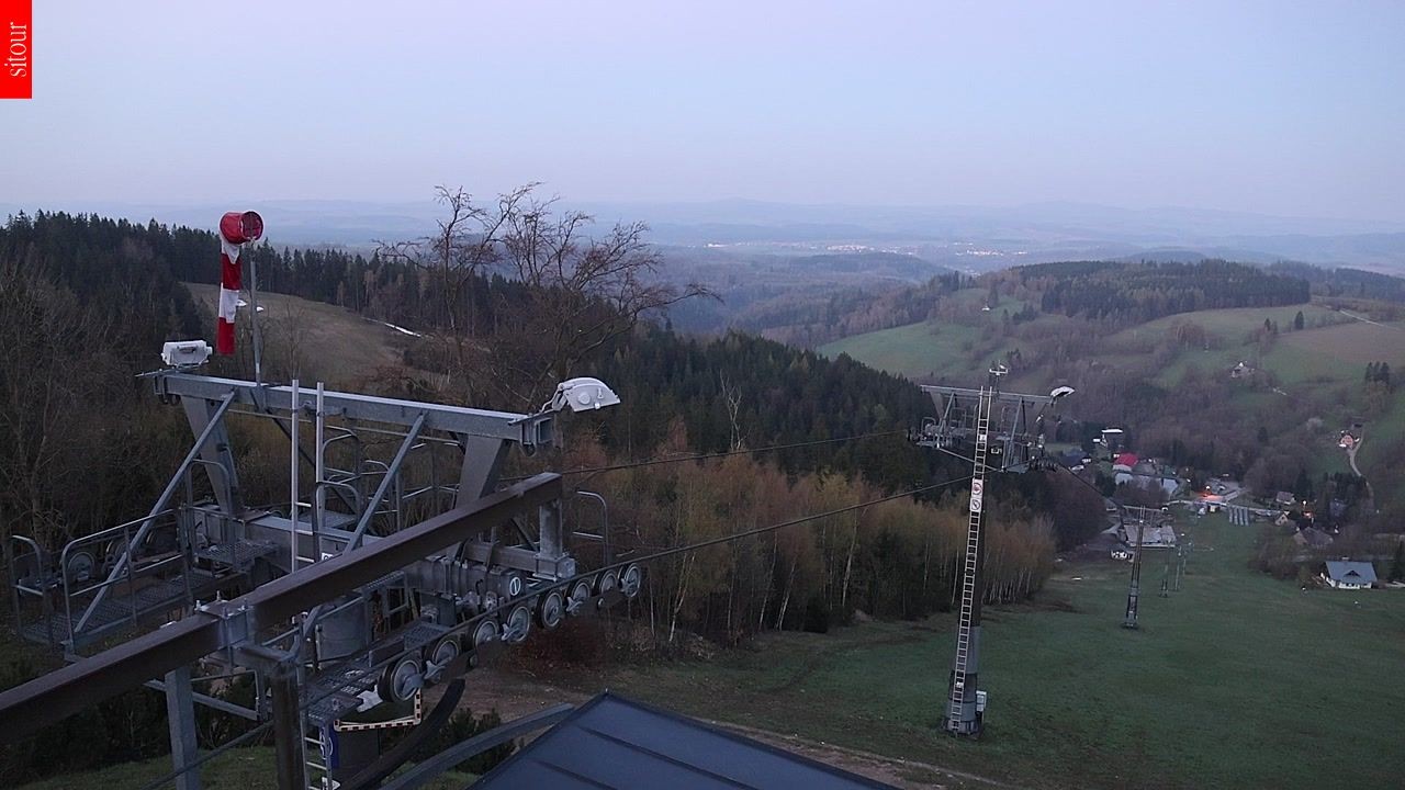 Archived image Webcam Benecko - top station chairlift Kejnos (Czech Republic)