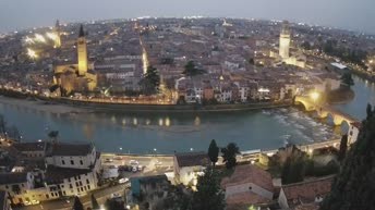 Archiv Foto Webcam Castel San Pietro - Blick auf Verona