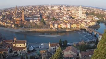 Archiv Foto Webcam Castel San Pietro - Blick auf Verona