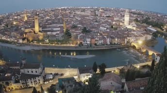 Archiv Foto Webcam Castel San Pietro - Blick auf Verona