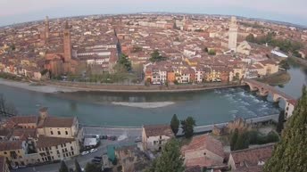 Archiv Foto Webcam Castel San Pietro - Blick auf Verona