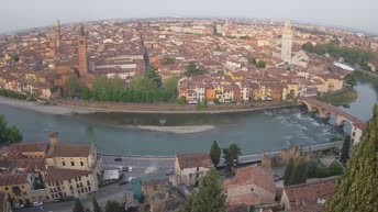 Archiv Foto Webcam Castel San Pietro - Blick auf Verona