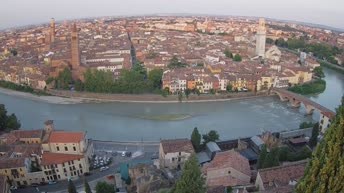 Archiv Foto Webcam Castel San Pietro - Blick auf Verona