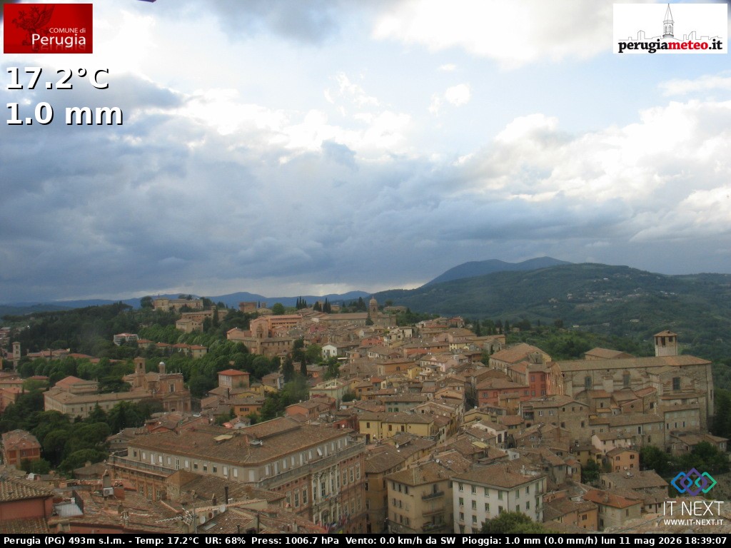Archived image Webcam City of Perugia - Umbria