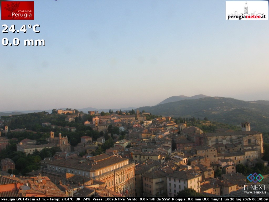 Archived image Webcam City of Perugia - Umbria